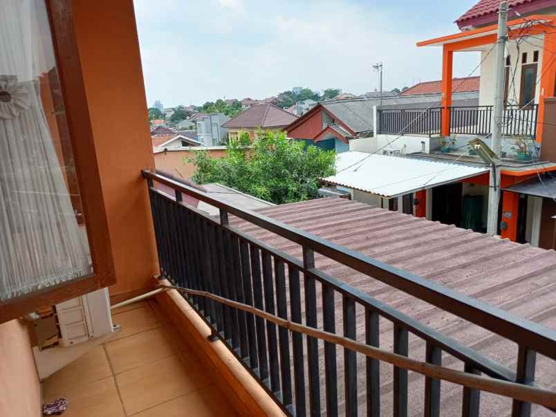 dijual rumah jl sadar raya jagakarsa
