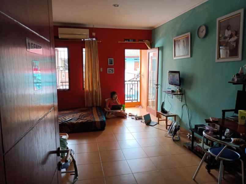 dijual rumah jl sadar raya jagakarsa