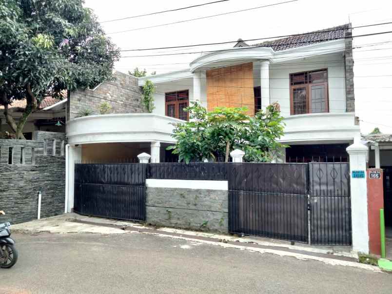 dijual rumah jl sarimadu