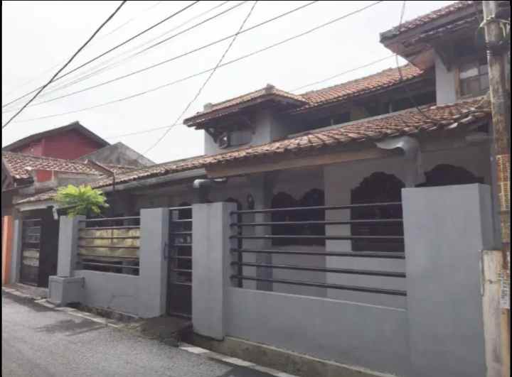 dijual rumah jl saturnus selatan