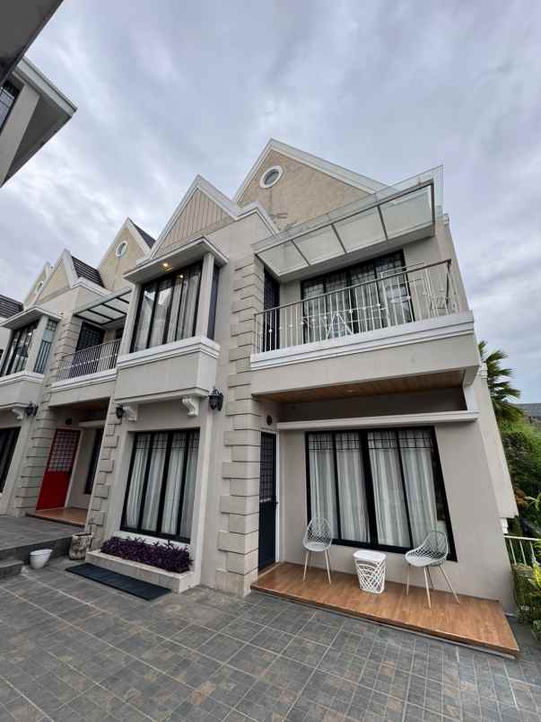 dijual rumah jl setra duta raya