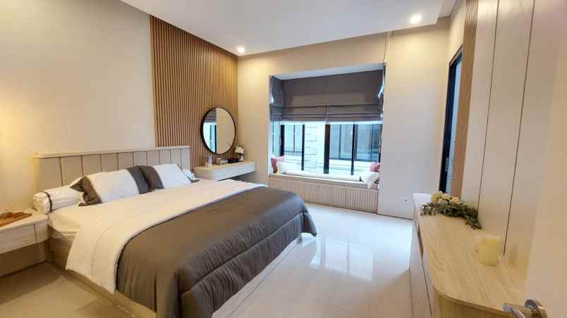 dijual rumah jl setra duta raya