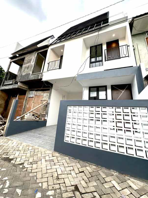 dijual rumah jl soekarno hatta