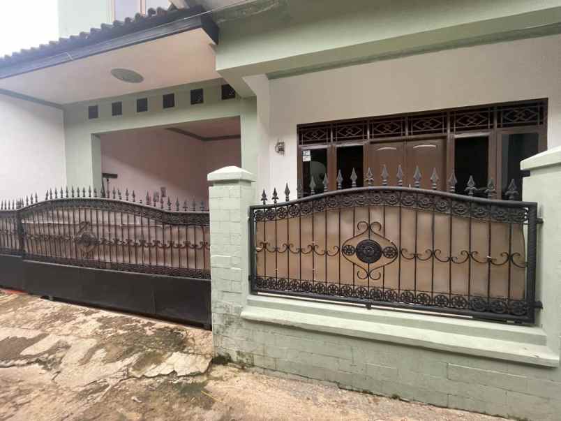 dijual rumah jl sukarata atas