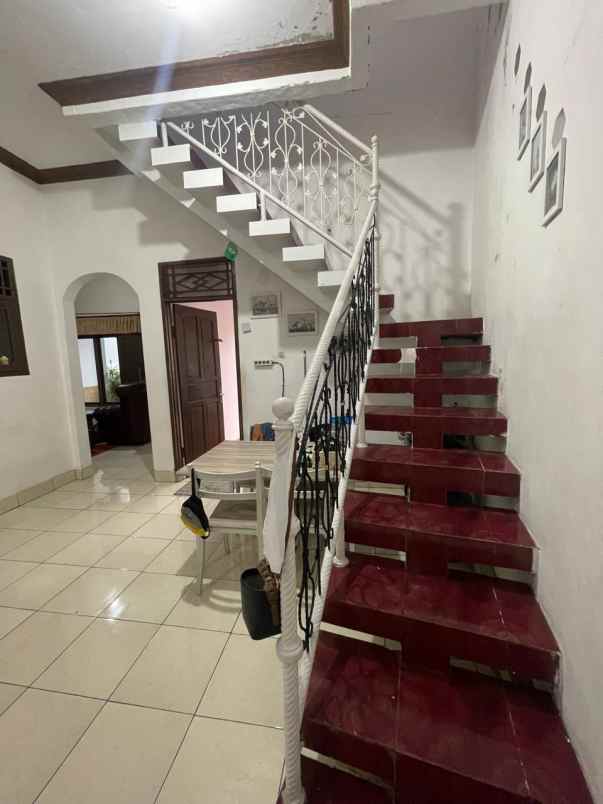 dijual rumah jl sukarata atas
