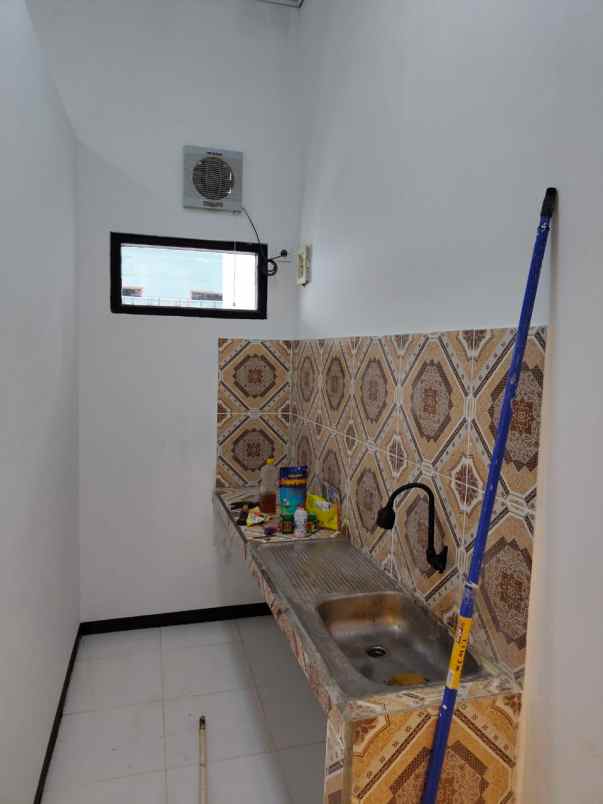 dijual rumah jl sukarela peninggilan