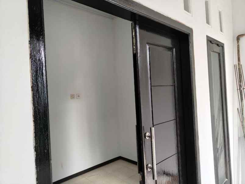 dijual rumah jl sukarela peninggilan