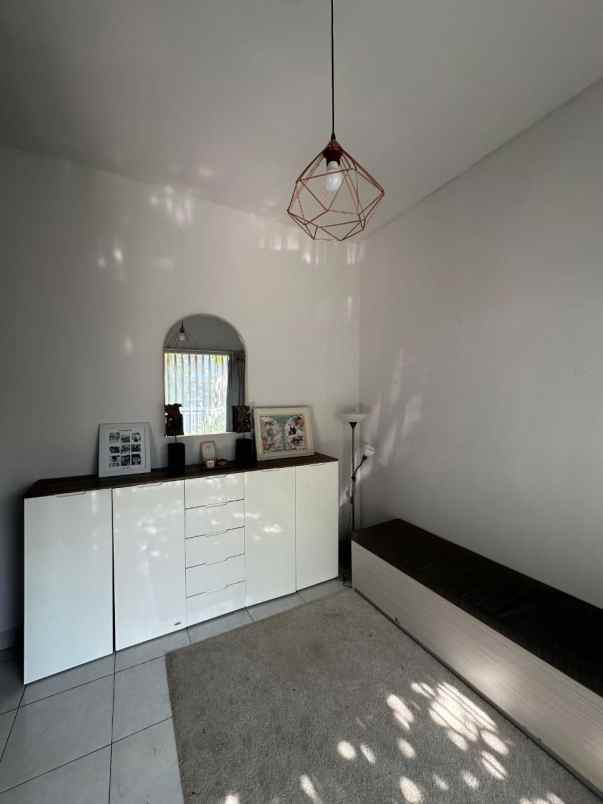 dijual rumah jl suryalaya cijagra