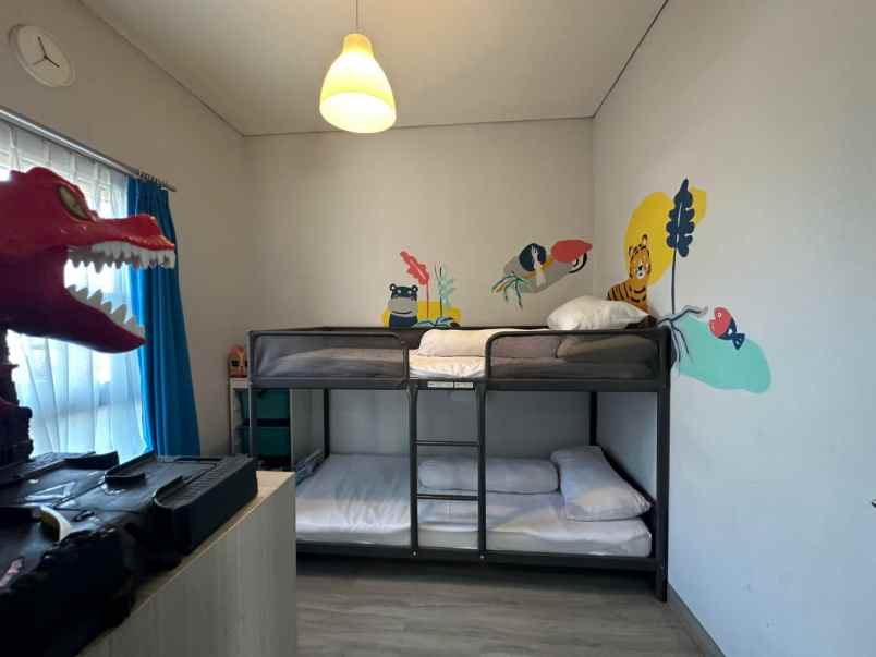 dijual rumah jl suryalaya cijagra