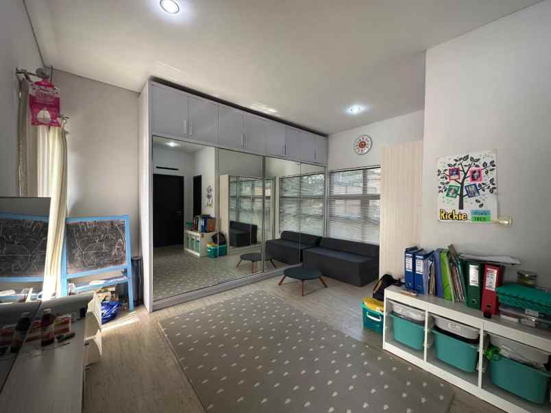 dijual rumah jl suryalaya cijagra