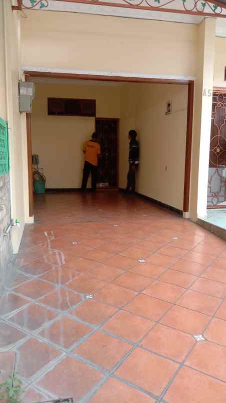 dijual rumah jl taman buaran indah