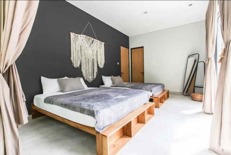 dijual rumah jl tirtasari setraduta