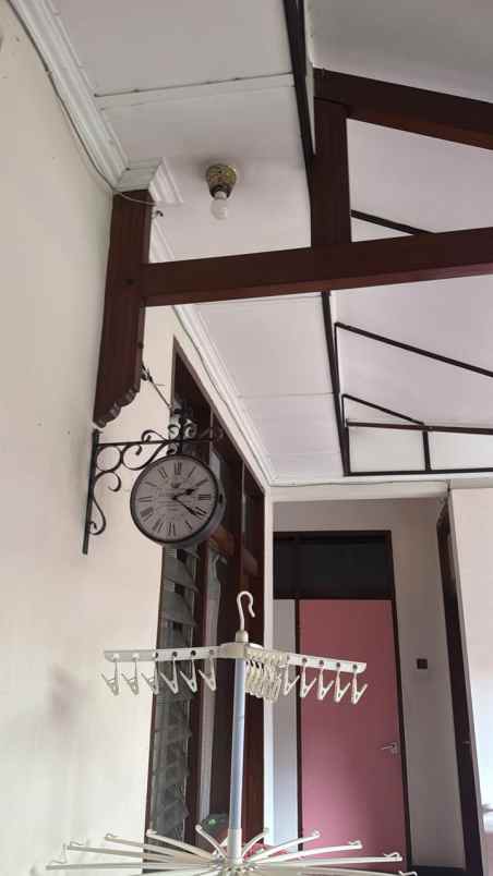 dijual rumah jl tubagus ismail dago bandung