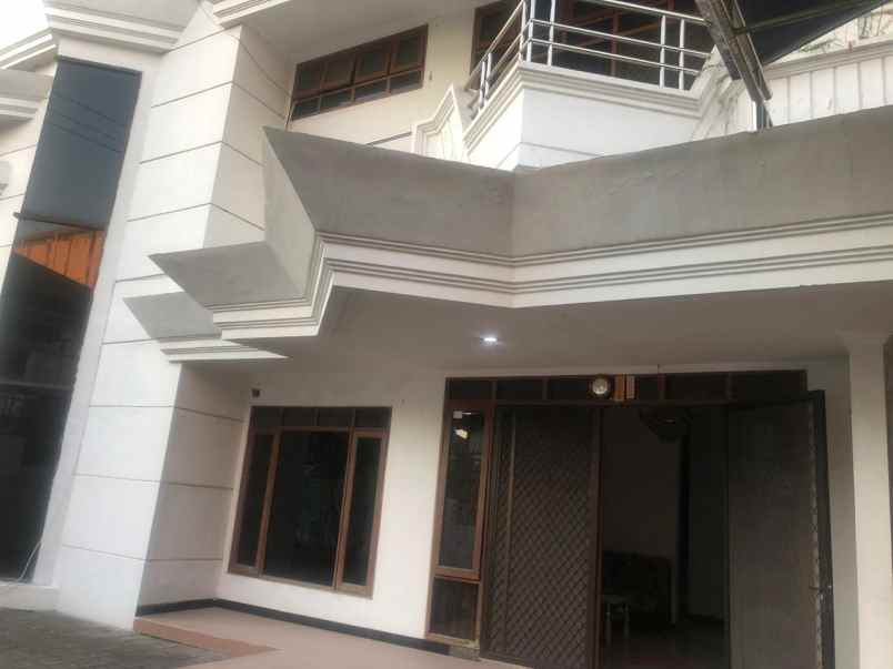 dijual rumah jl villa kalijudan indah