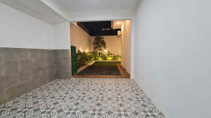 dijual rumah jl wijaya kusuma