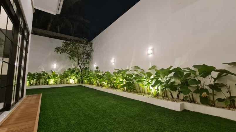 dijual rumah jl wijaya kusuma