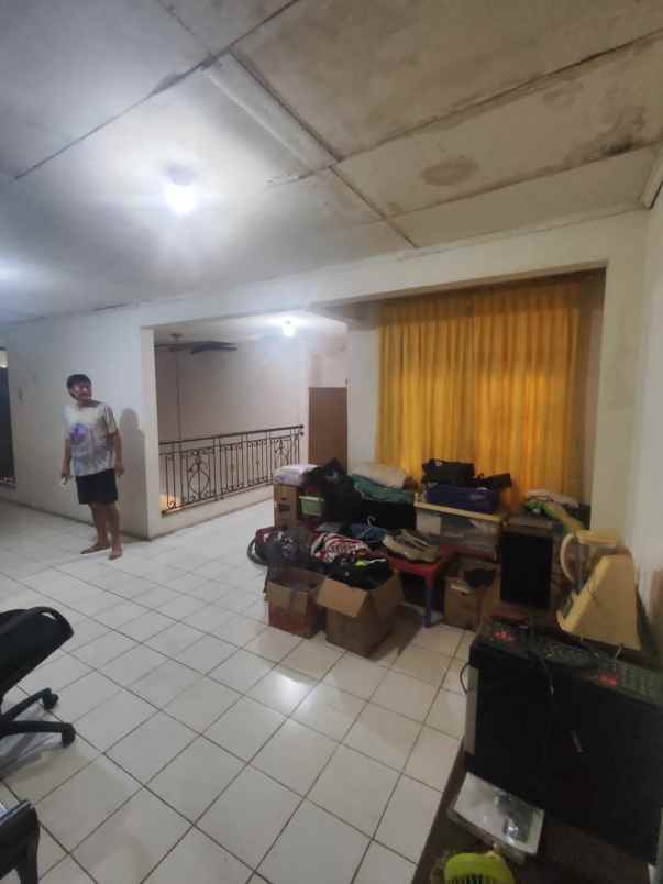 dijual rumah jl zamrud jati rasa