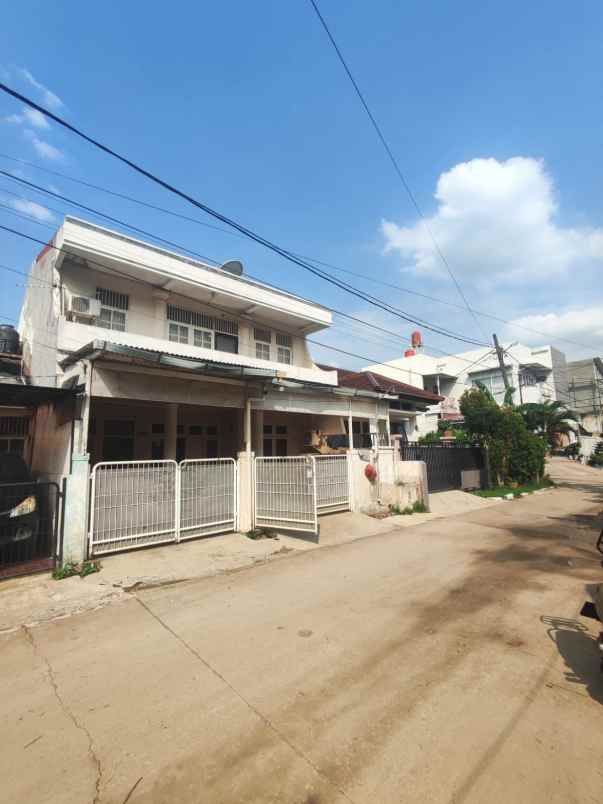 dijual rumah jl zamrud jati rasa