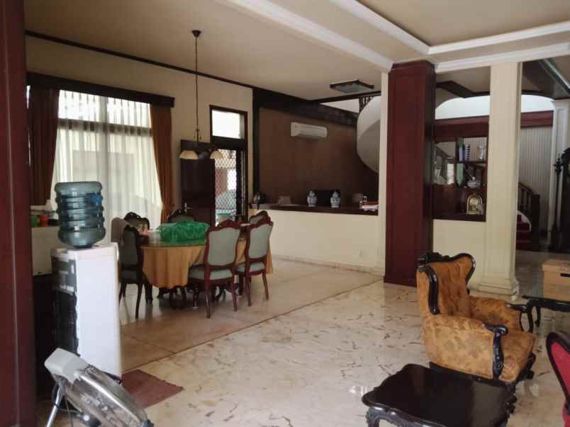 dijual rumah jln haji nawi