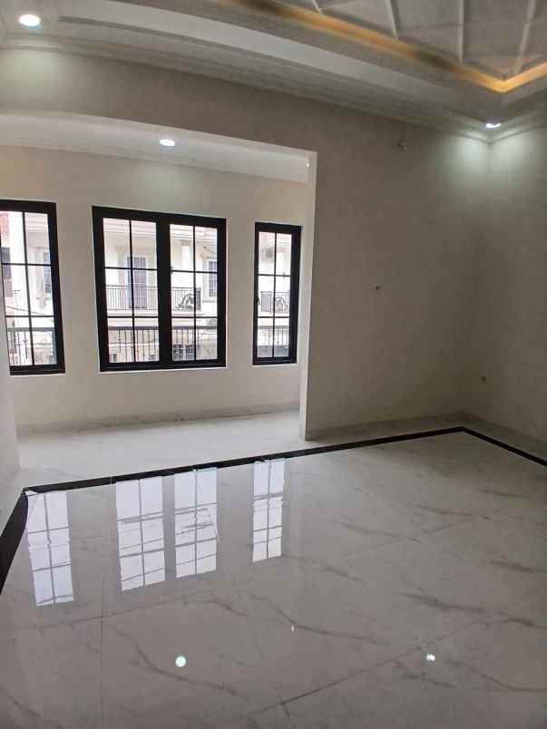 dijual rumah jln raya jatimulya depok