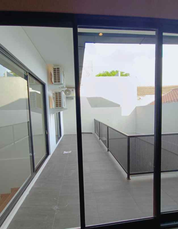 dijual rumah joglo jakarta barat