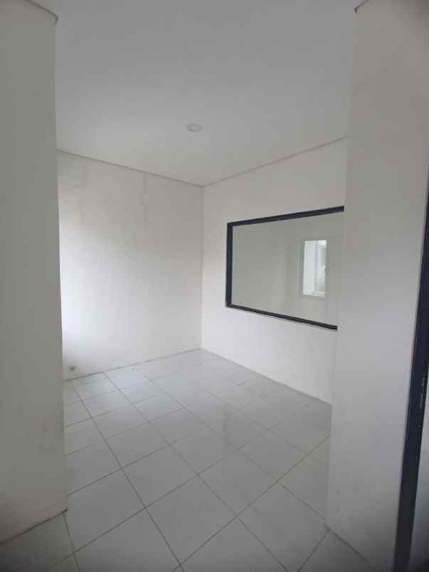 dijual rumah kadaung