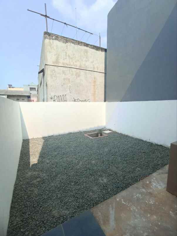 dijual rumah kadaung