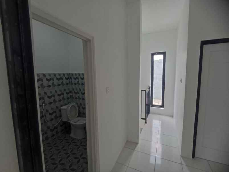 dijual rumah kadaung