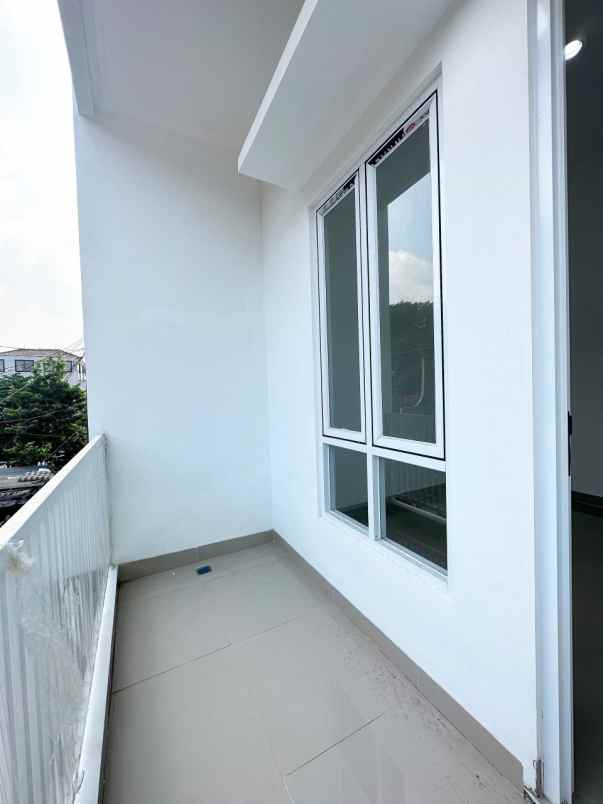 dijual rumah kalisari