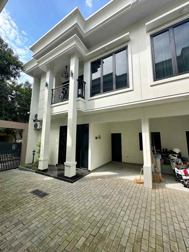 dijual rumah kalisari