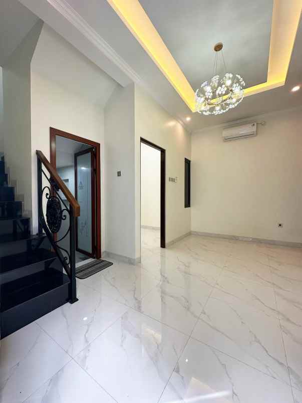 dijual rumah kalisari