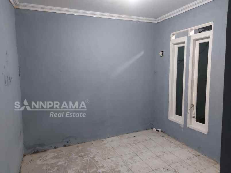 dijual rumah kalisuren