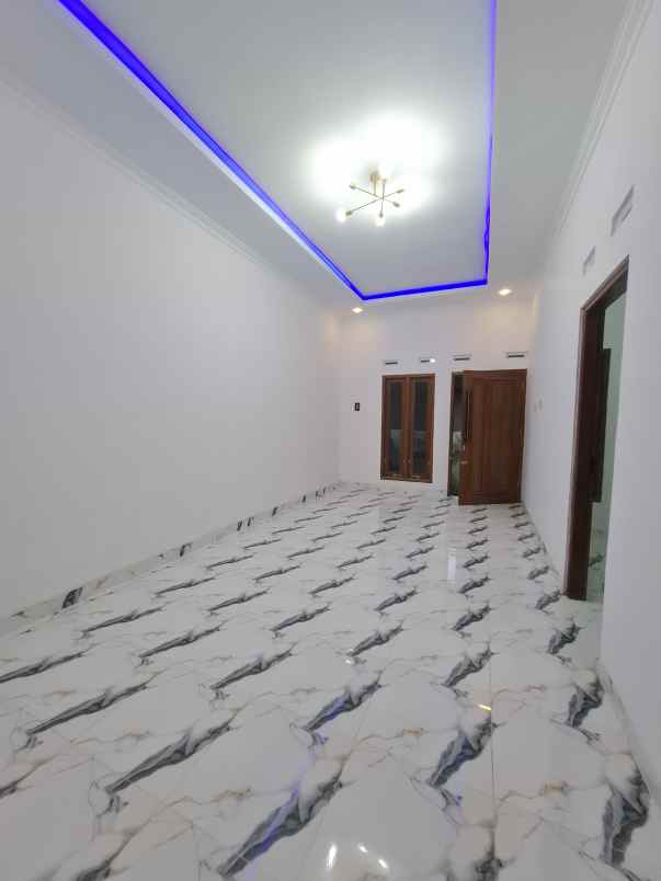 dijual rumah kalitirto