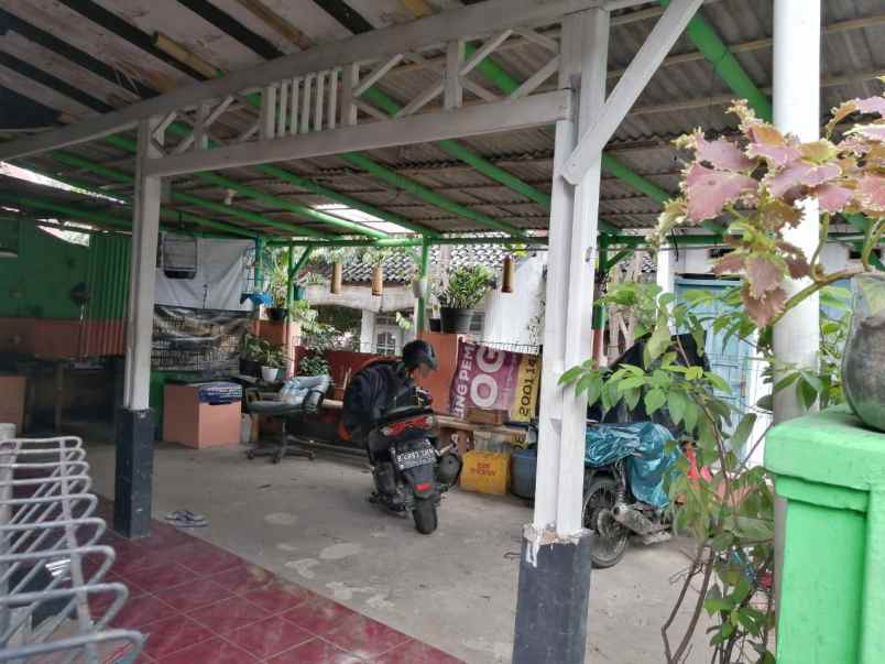 dijual rumah kampung strategis di cilodong depok