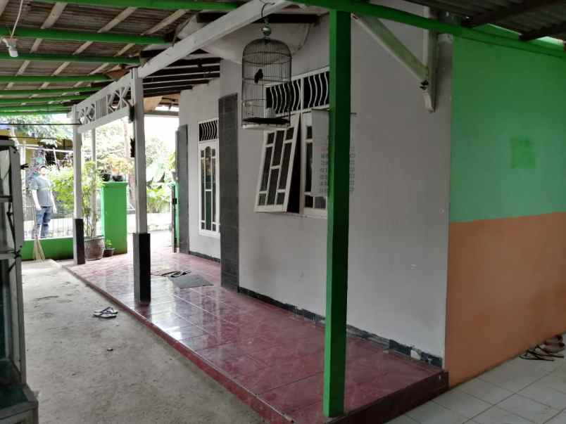 dijual rumah kampung strategis di cilodong depok