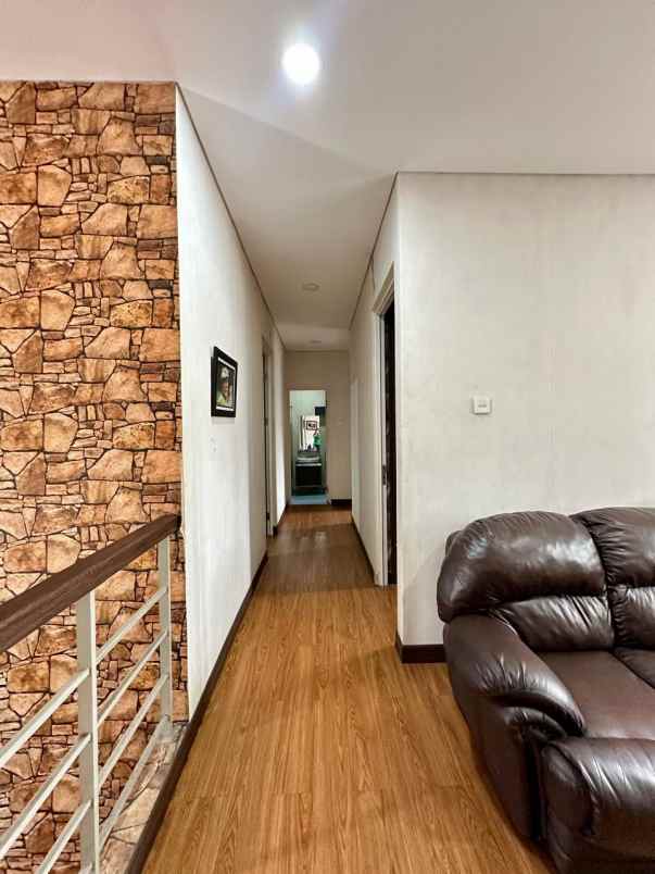 dijual rumah karawang barat