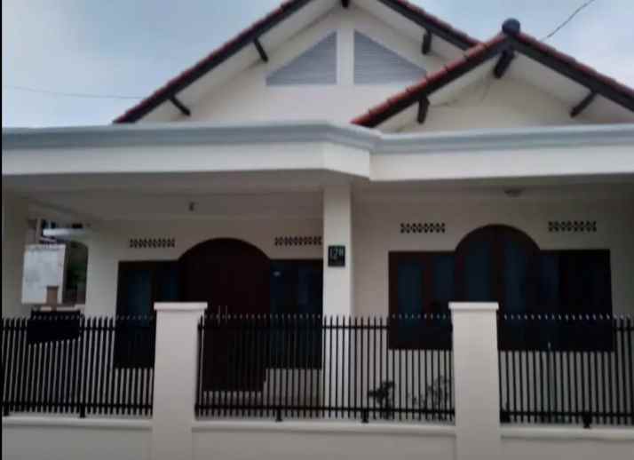 dijual rumah kav griya pesona no 12 b