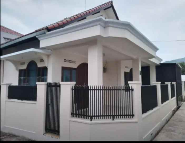 dijual rumah kav griya pesona no 12 b