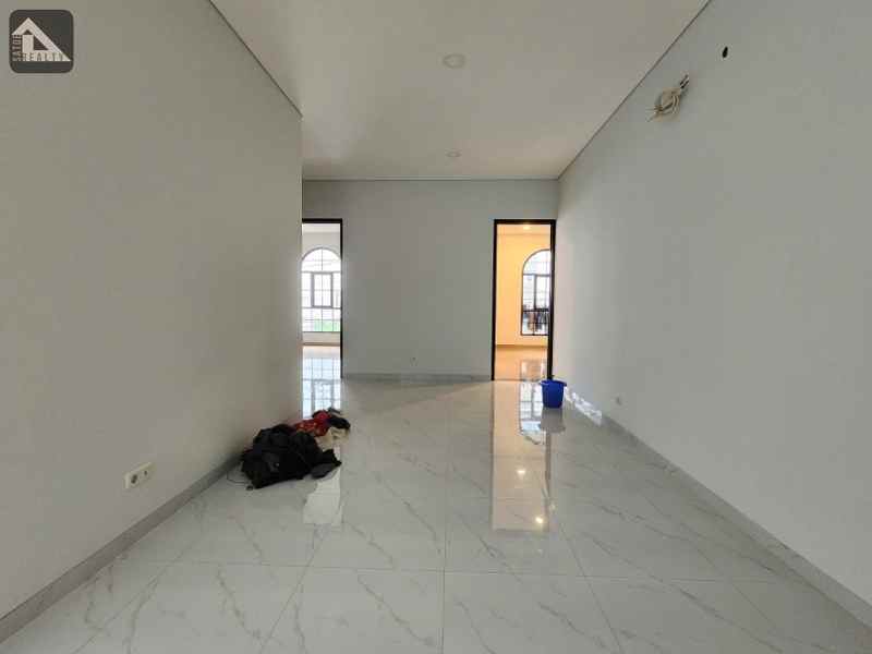 dijual rumah kav polri jl ampera