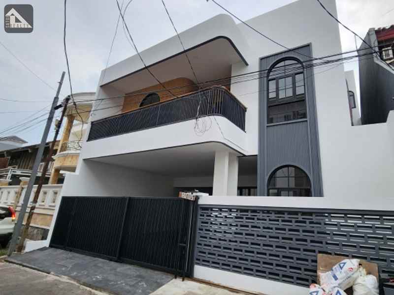 dijual rumah kav polri jl ampera