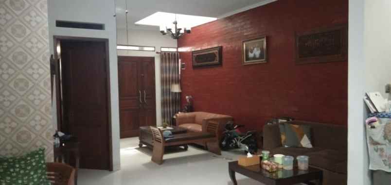 dijual rumah kebagusan