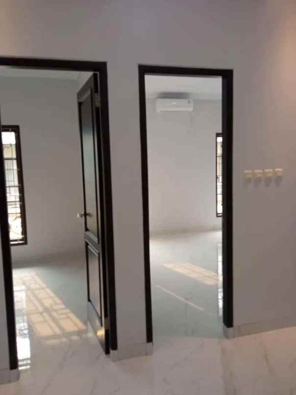 dijual rumah kebagusan