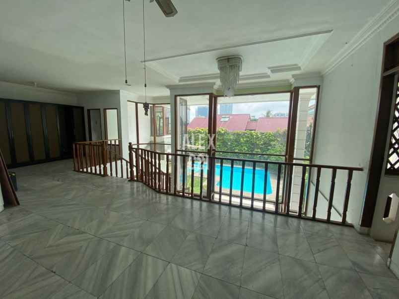 dijual rumah kebayoran baru