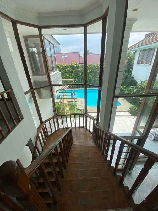 dijual rumah kebayoran baru