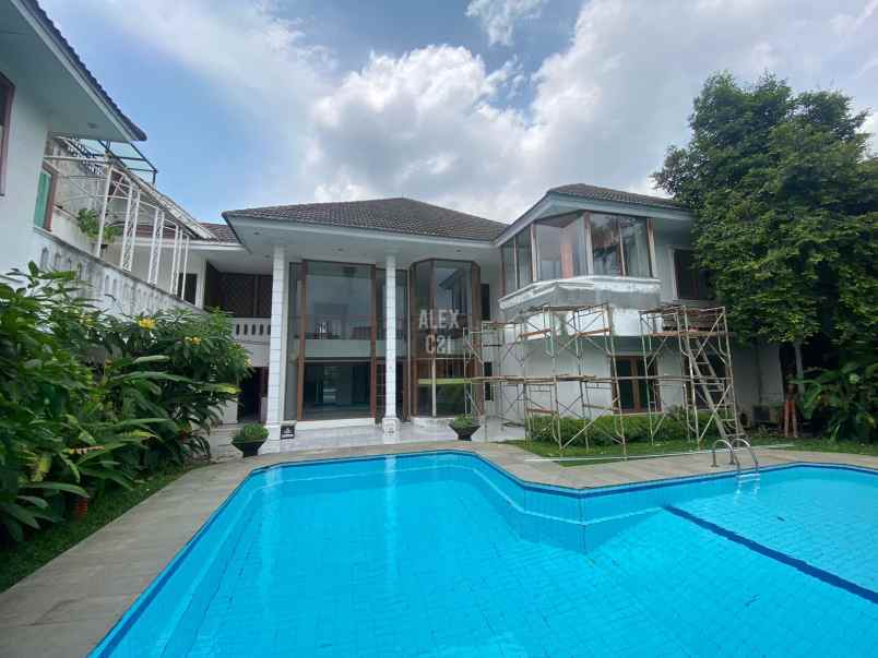 dijual rumah kebayoran baru