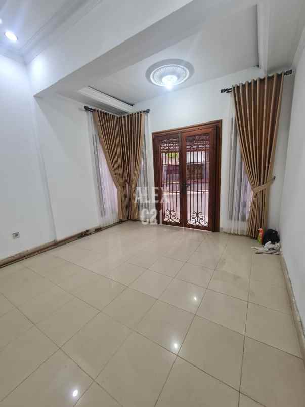 dijual rumah kelapa gading