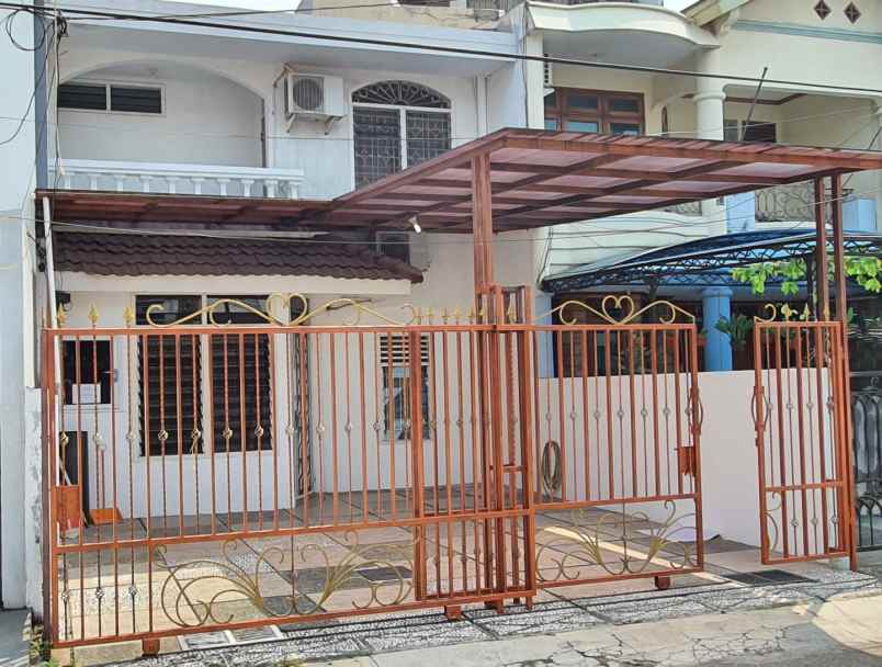 dijual rumah kelapa gading