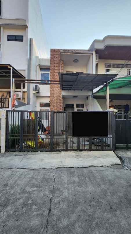 dijual rumah kelapa gading