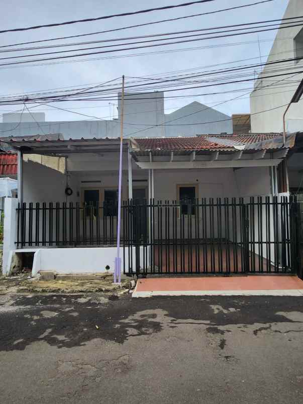 dijual rumah kelapa gading