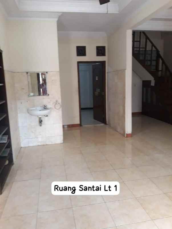 dijual rumah kelapa gading